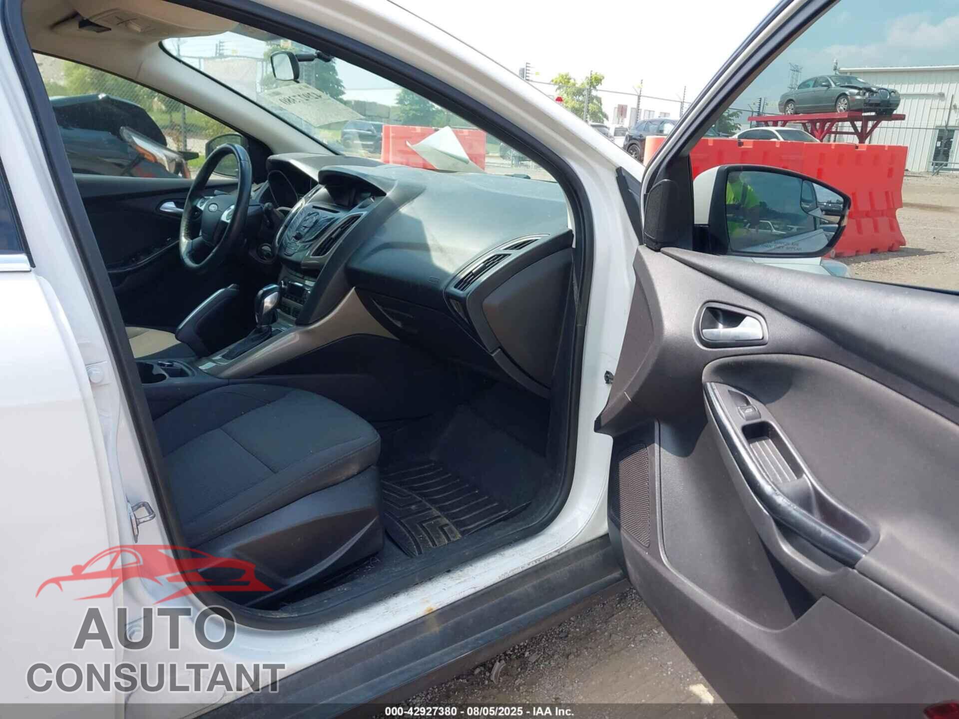 FORD FOCUS 2012 - 1FAHP3M27CL475505