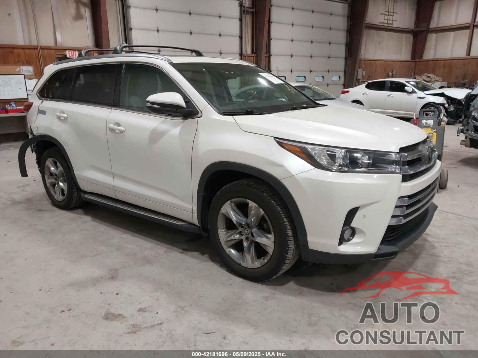 TOYOTA HIGHLANDER 2018 - 5TDDZRFH3JS827093