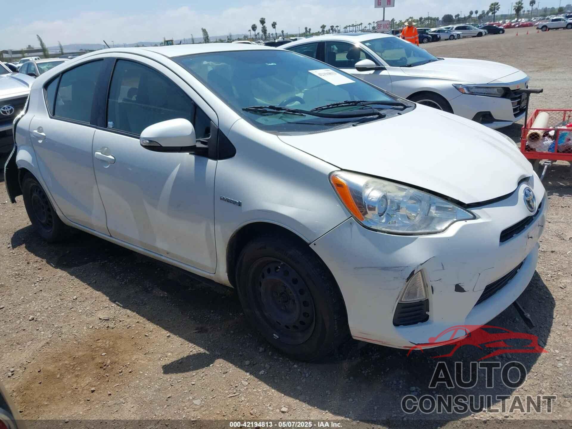TOYOTA PRIUS C 2014 - JTDKDTB38E1560629