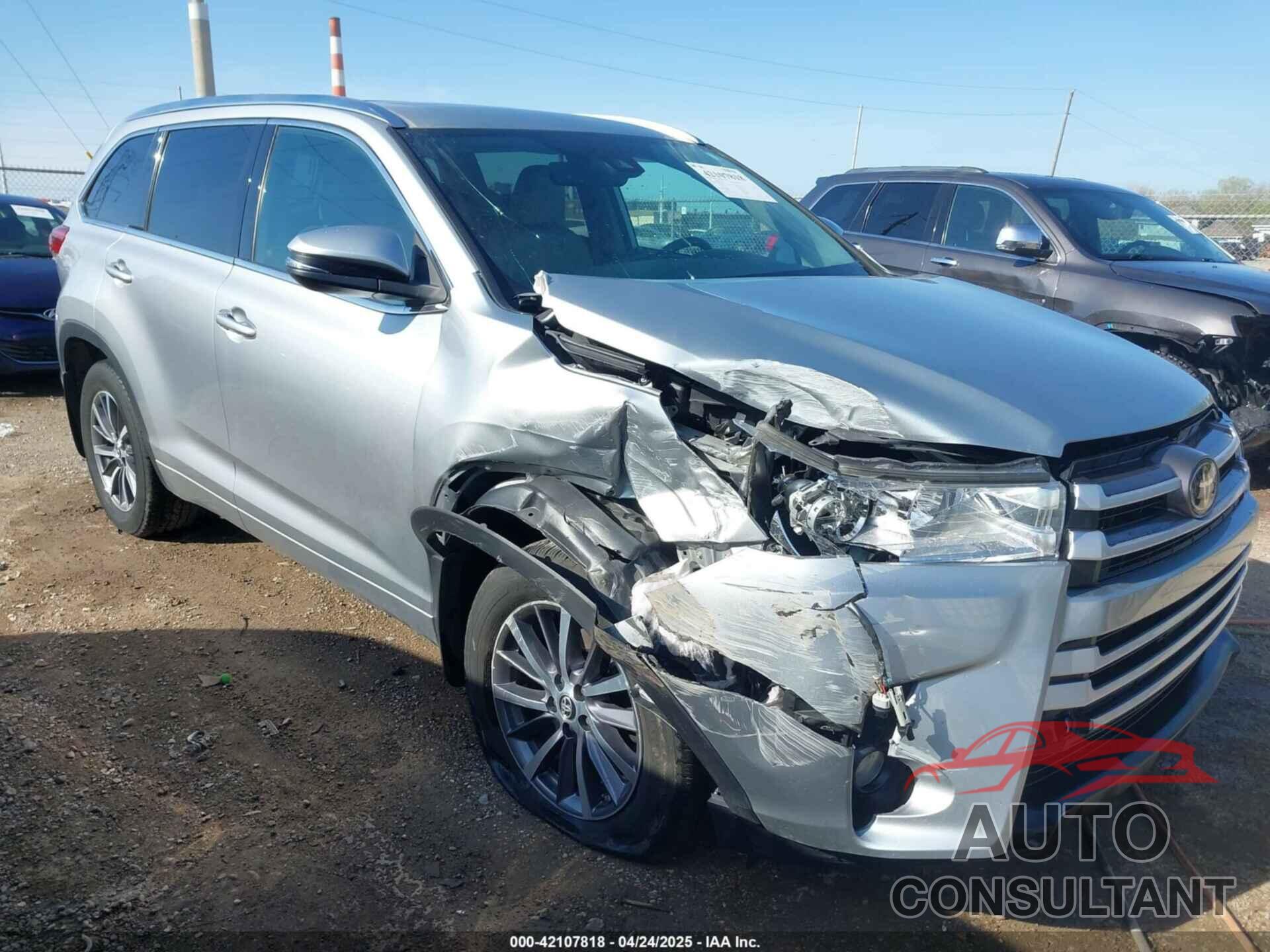 TOYOTA HIGHLANDER 2018 - 5TDJZRFH5JS527249