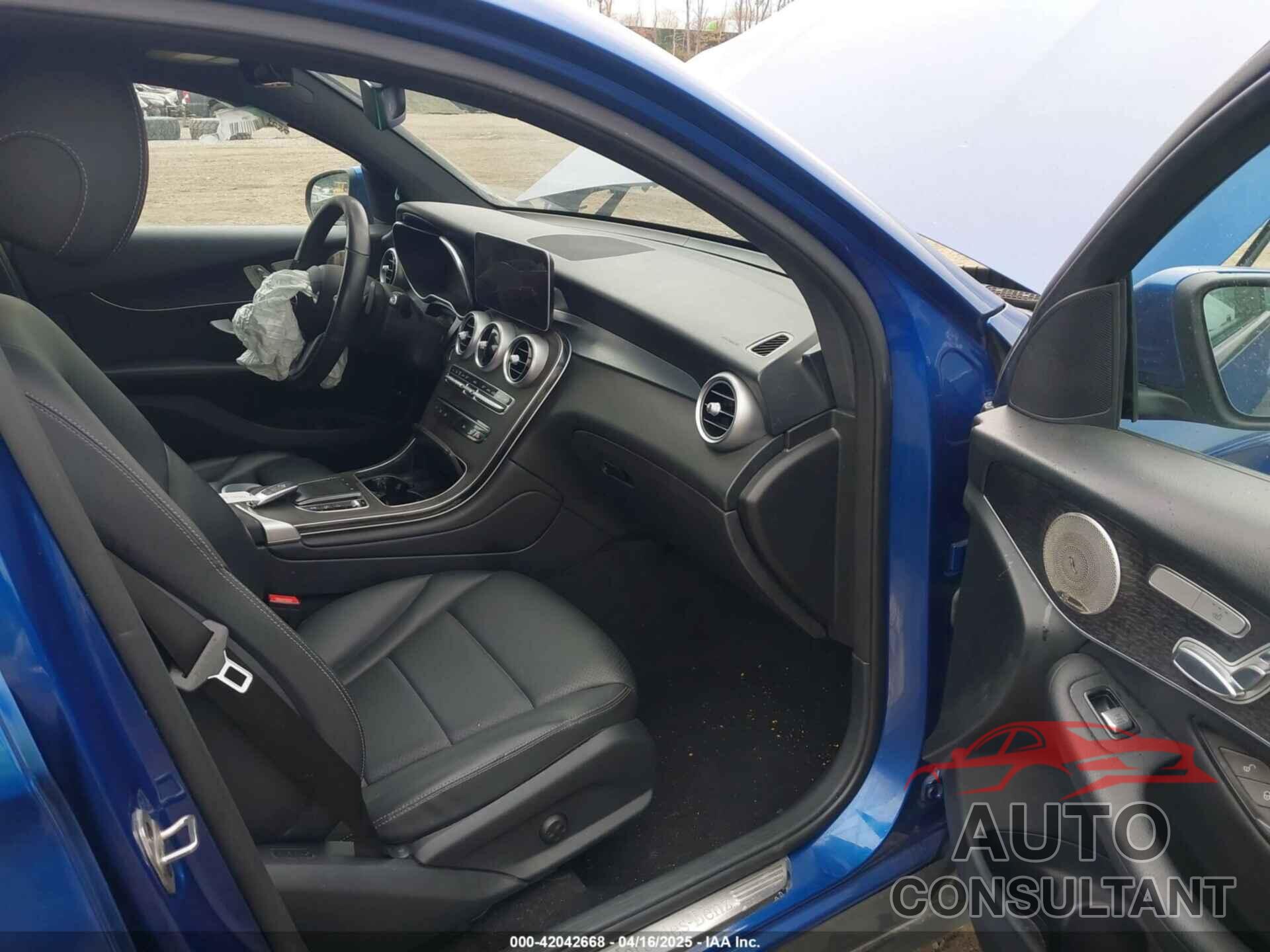 MERCEDES-BENZ GLC 300 2023 - W1N0J8EB8PG152804