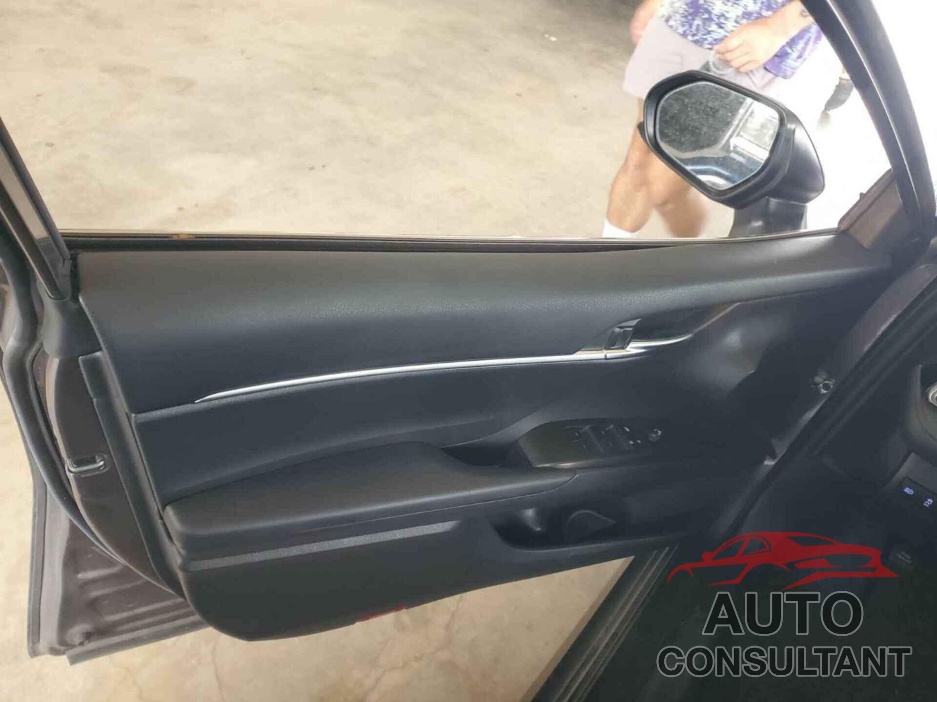 TOYOTA CAMRY 2022 - 4T1C11AK4NU678973