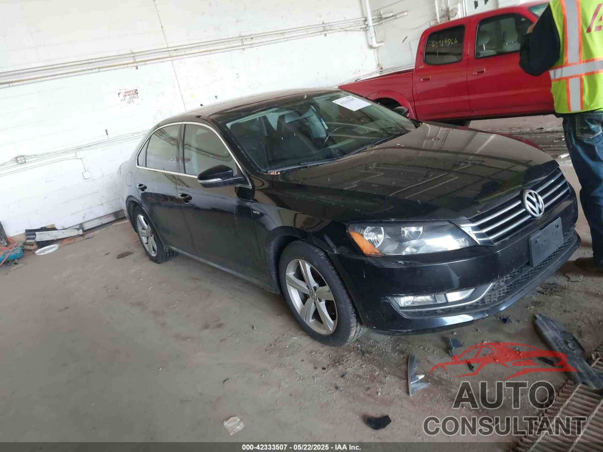 VOLKSWAGEN PASSAT 2015 - 1VWAT7A36FC103702