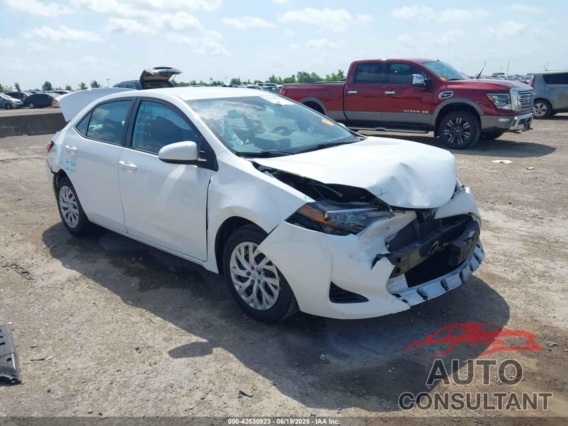 TOYOTA COROLLA 2018 - 5YFBURHE6JP829776