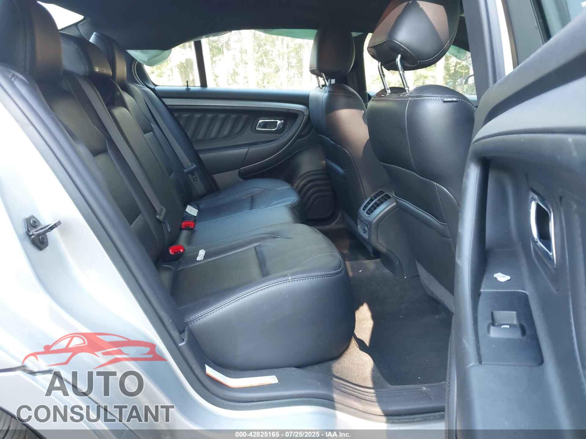 FORD TAURUS 2015 - 1FAHP2E88FG138657