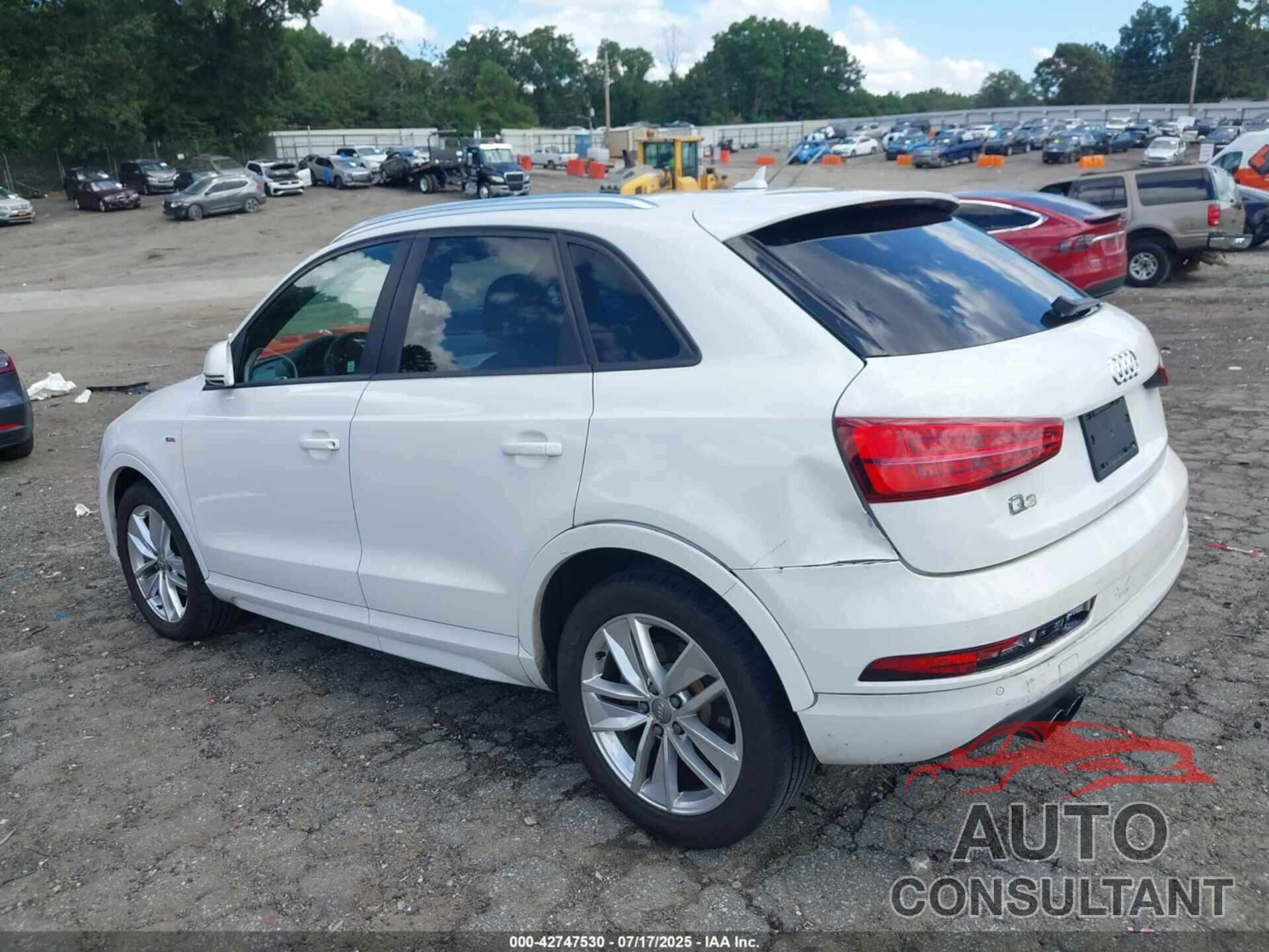 AUDI Q3 2018 - WA1BCCFS1JR012255