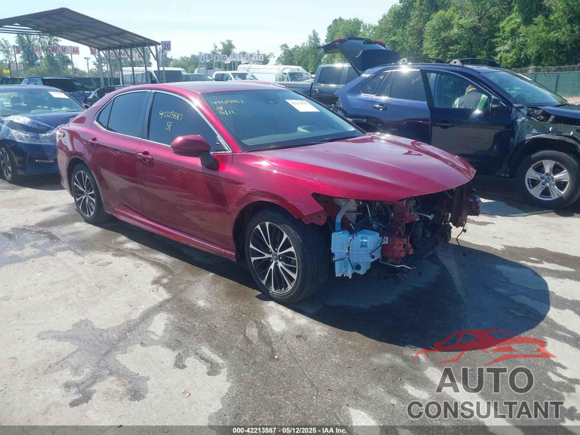 TOYOTA CAMRY 2018 - 4T1B11HK6JU546907