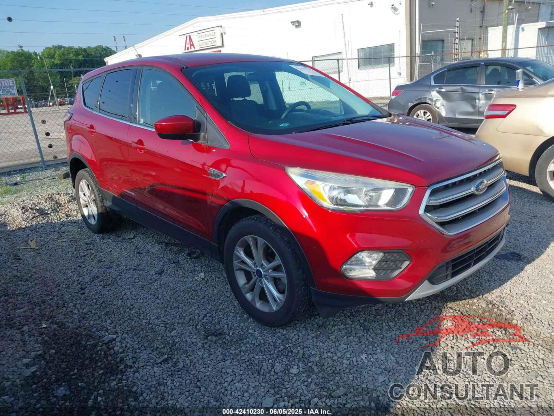 FORD ESCAPE 2017 - 1FMCU0GD9HUF01849