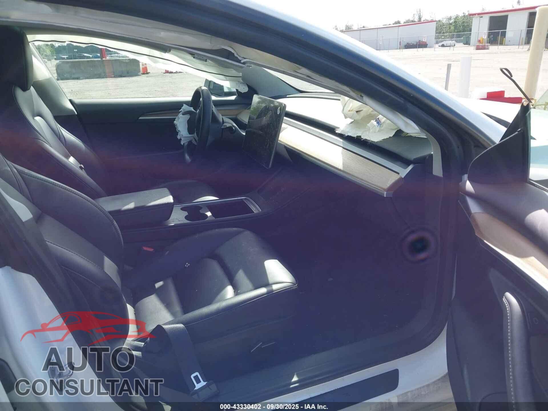 TESLA MODEL 3 2023 - 5YJ3E1EA0PF543558