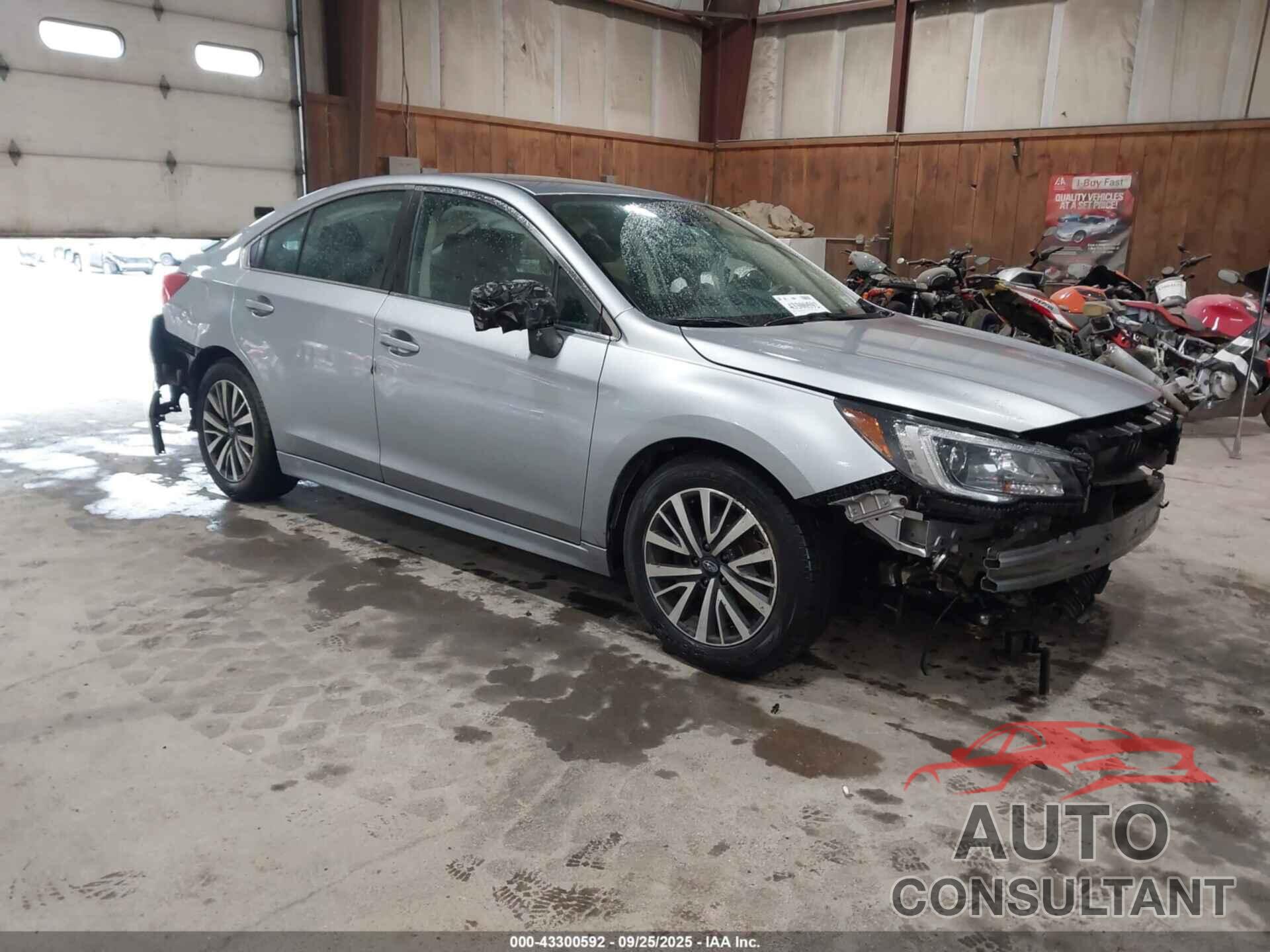 SUBARU LEGACY 2018 - 4S3BNAB63J3023516