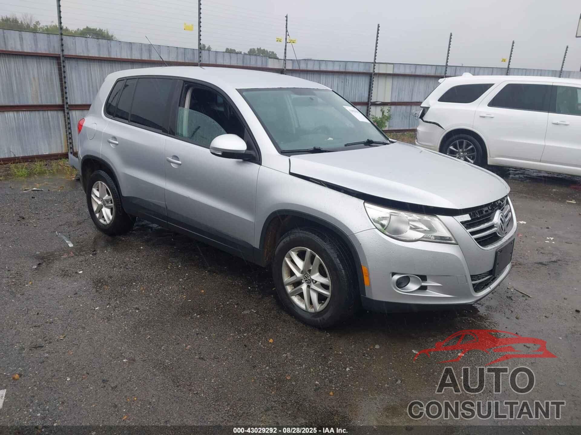 VOLKSWAGEN TIGUAN 2011 - WVGAV7AX7BW540662