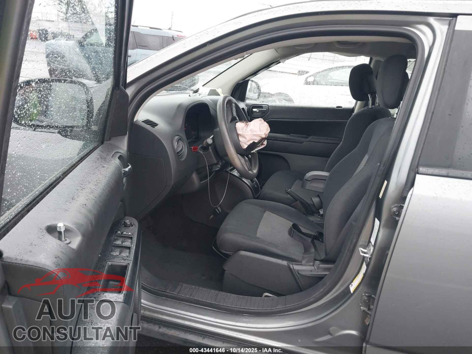 JEEP COMPASS 2012 - 1C4NJCBA4CD652370