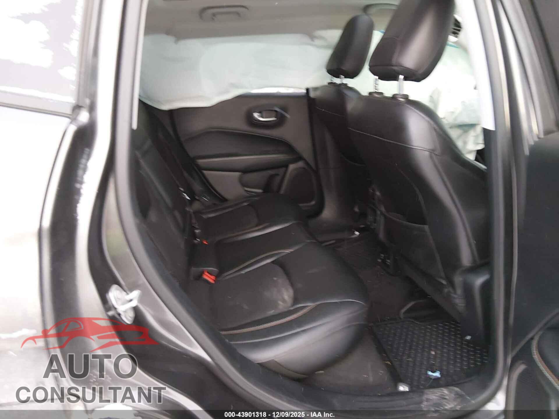JEEP COMPASS 2018 - 3C4NJDBB5JT192514