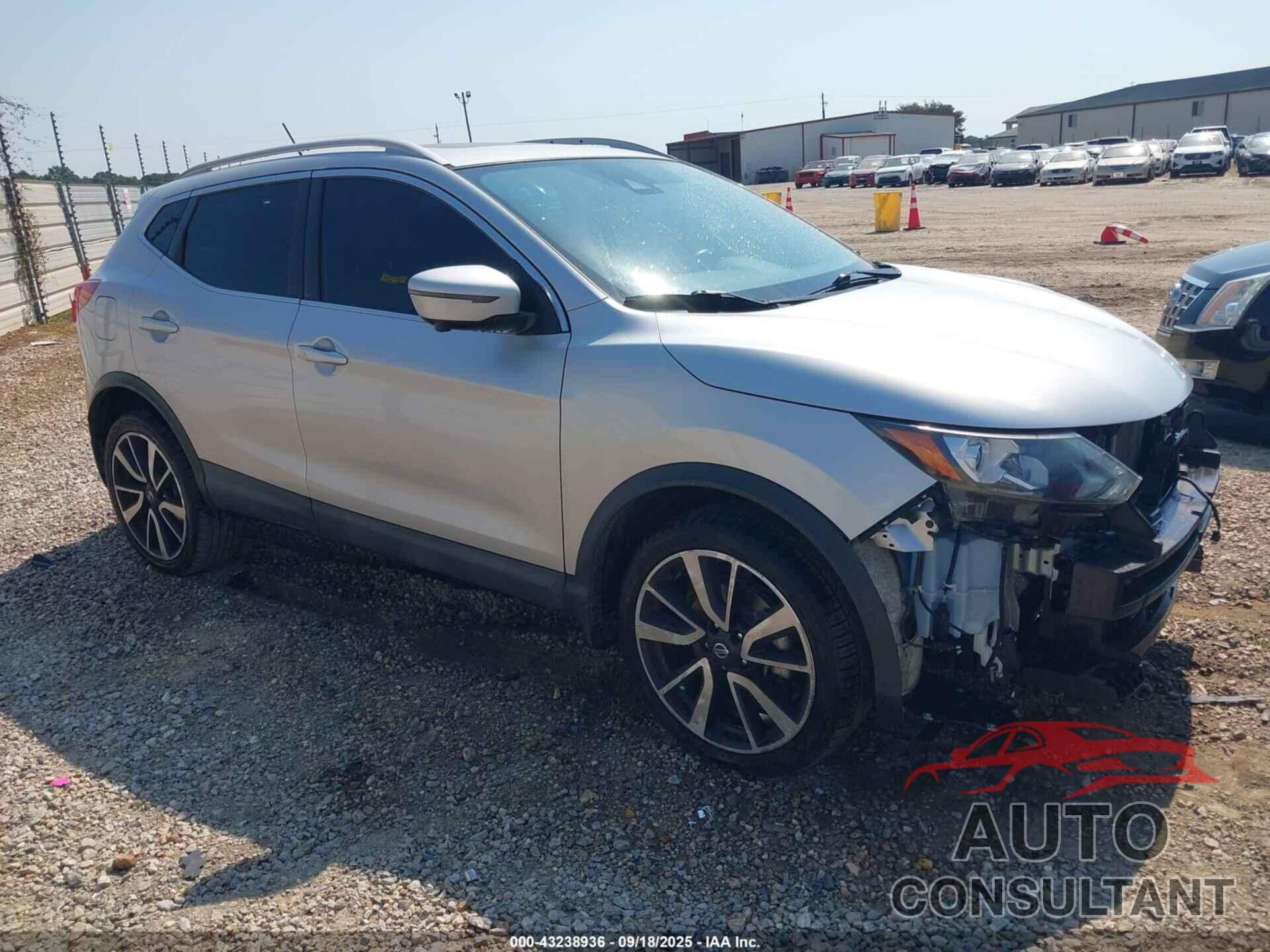 NISSAN ROGUE SPORT 2018 - JN1BJ1CP6JW100657