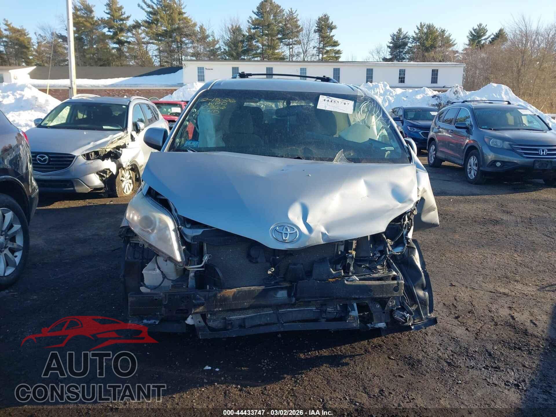 TOYOTA SIENNA 2016 - 5TDJK3DC0GS140366