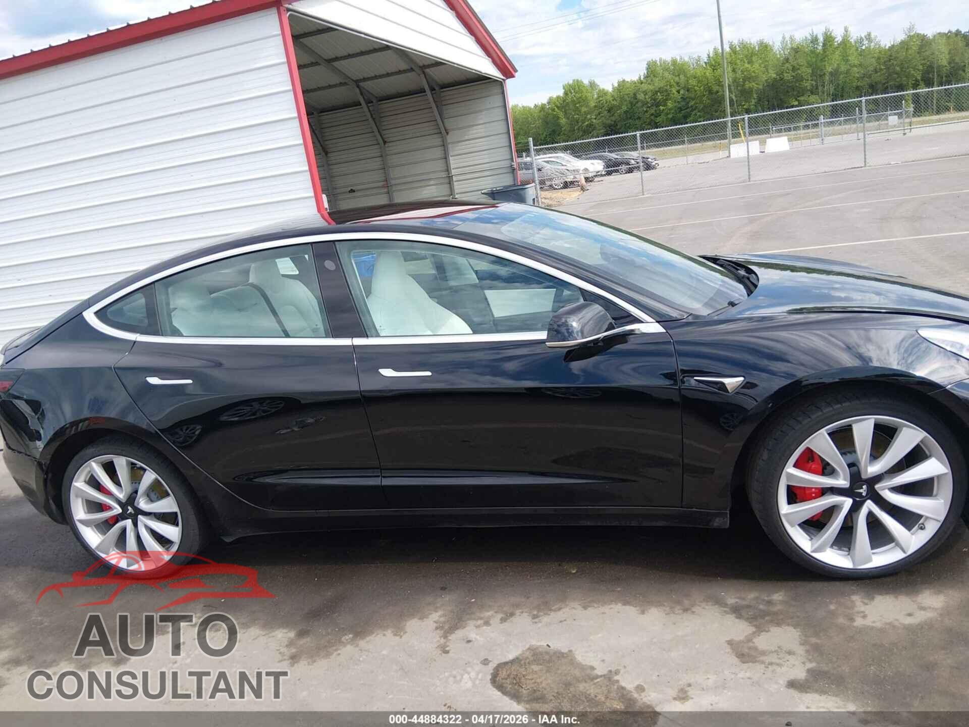 TESLA MODEL 3 2018 - 5YJ3E1EB7JF082309