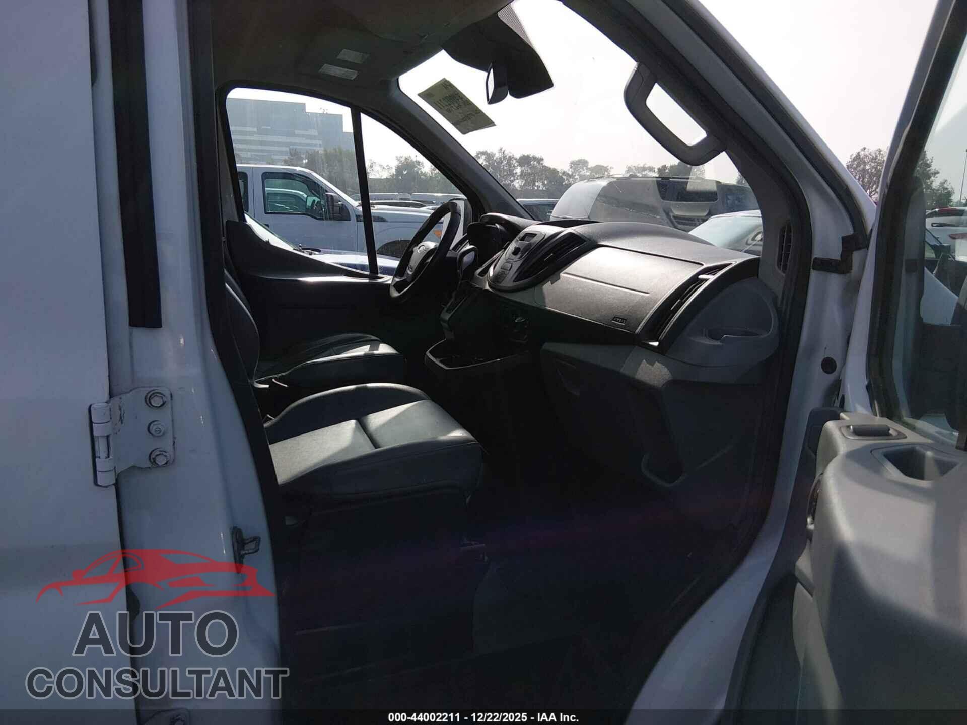 FORD TRANSIT-150 2016 - 1FTYE1ZM5GKB32024