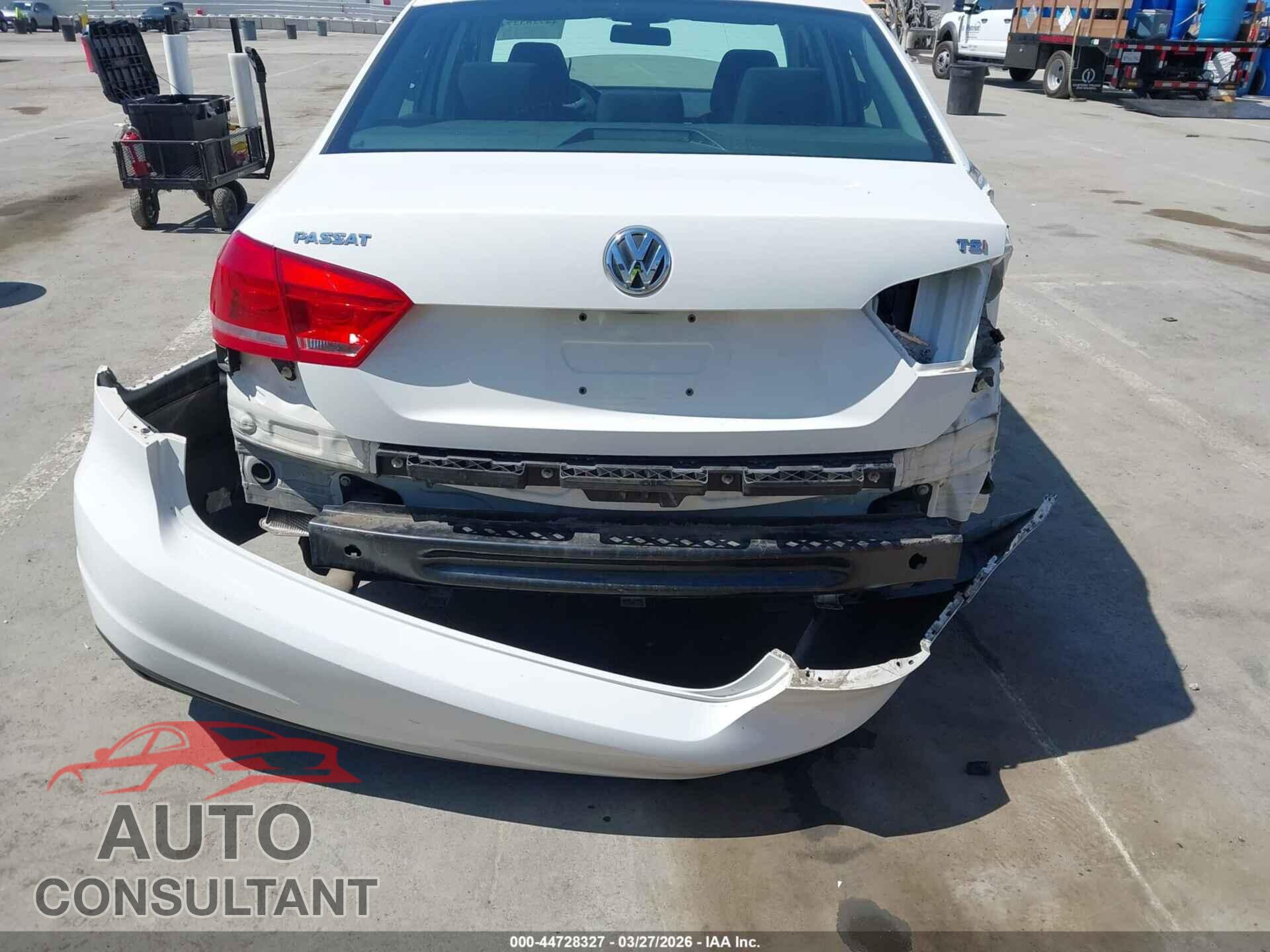 VOLKSWAGEN PASSAT 2014 - 1VWAT7A33EC089689