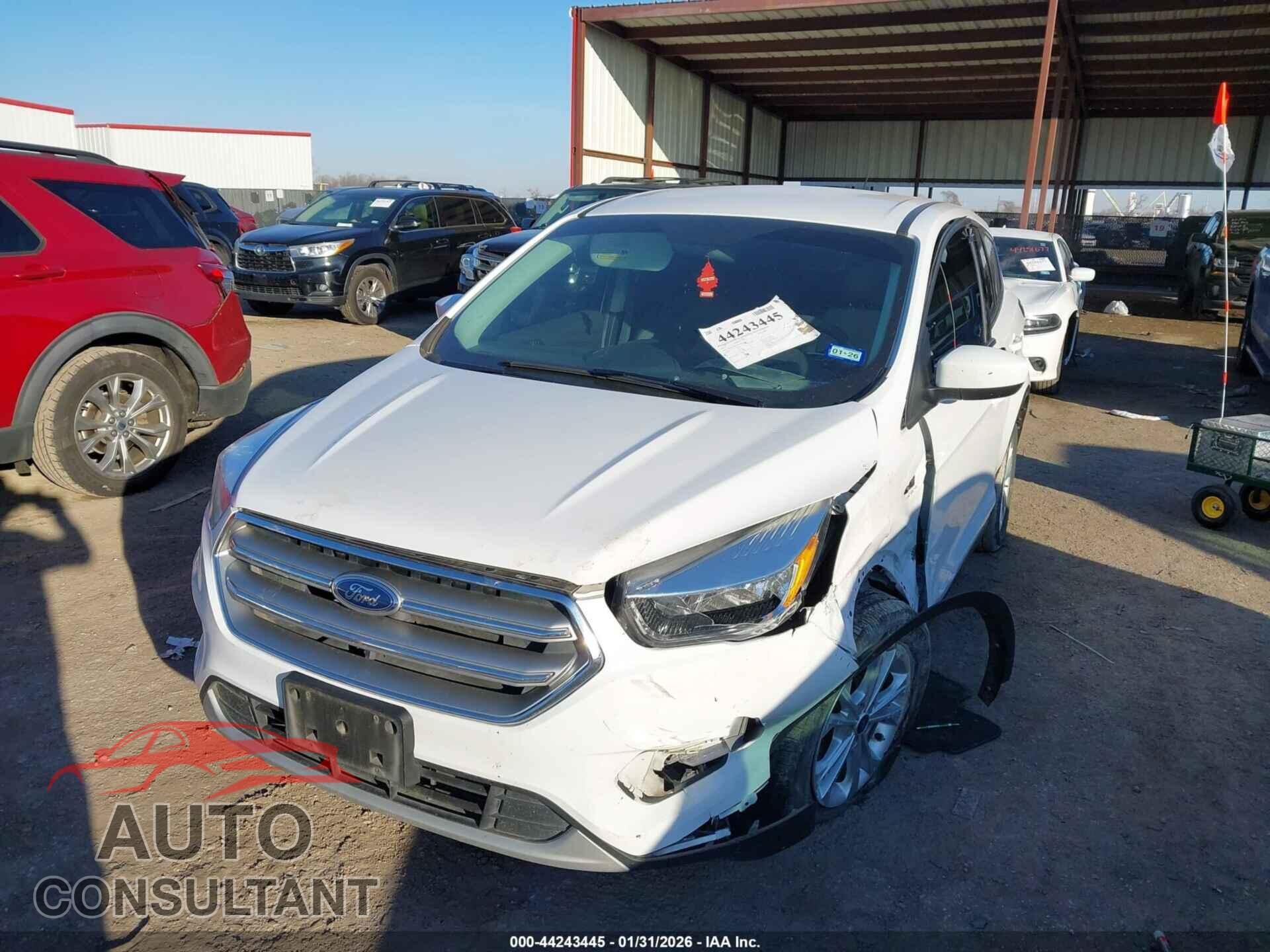 FORD ESCAPE 2017 - 1FMCU0GD8HUC87114