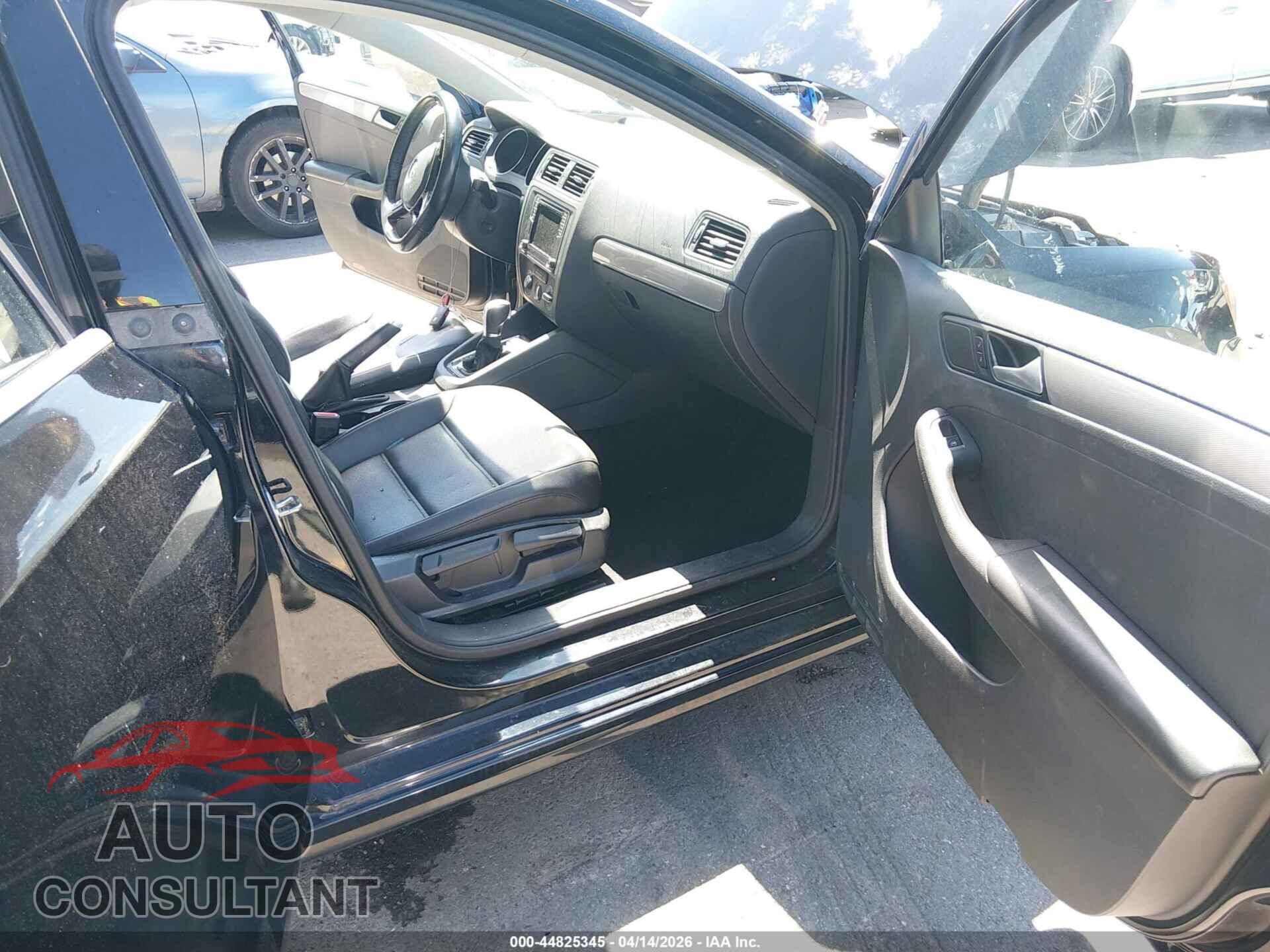 VOLKSWAGEN JETTA 2017 - 3VWDB7AJ0HM404577