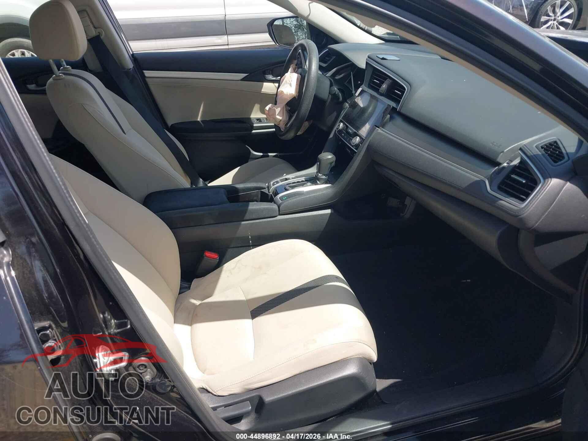 HONDA CIVIC 2018 - 2HGFC2F71JH507473