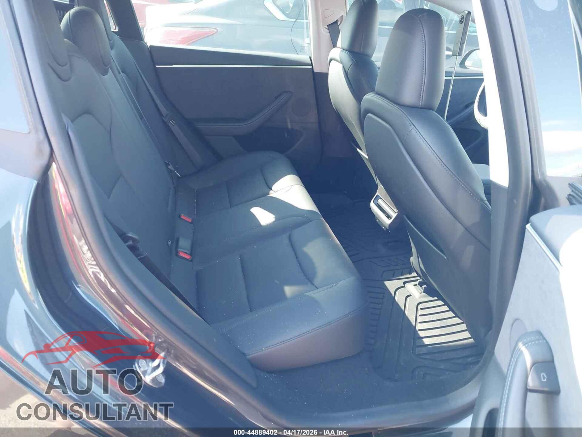 TESLA MODEL 3 2024 - 5YJ3E1EB1RF734353