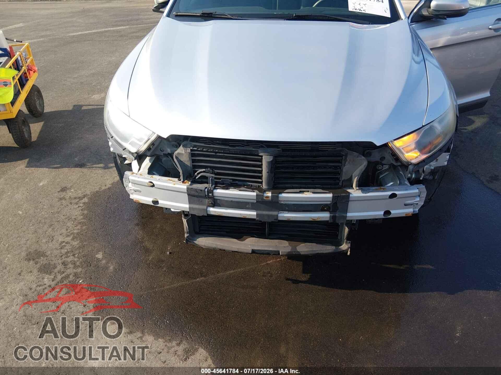 FORD TAURUS 2015 - 1FAHP2E82FG112040