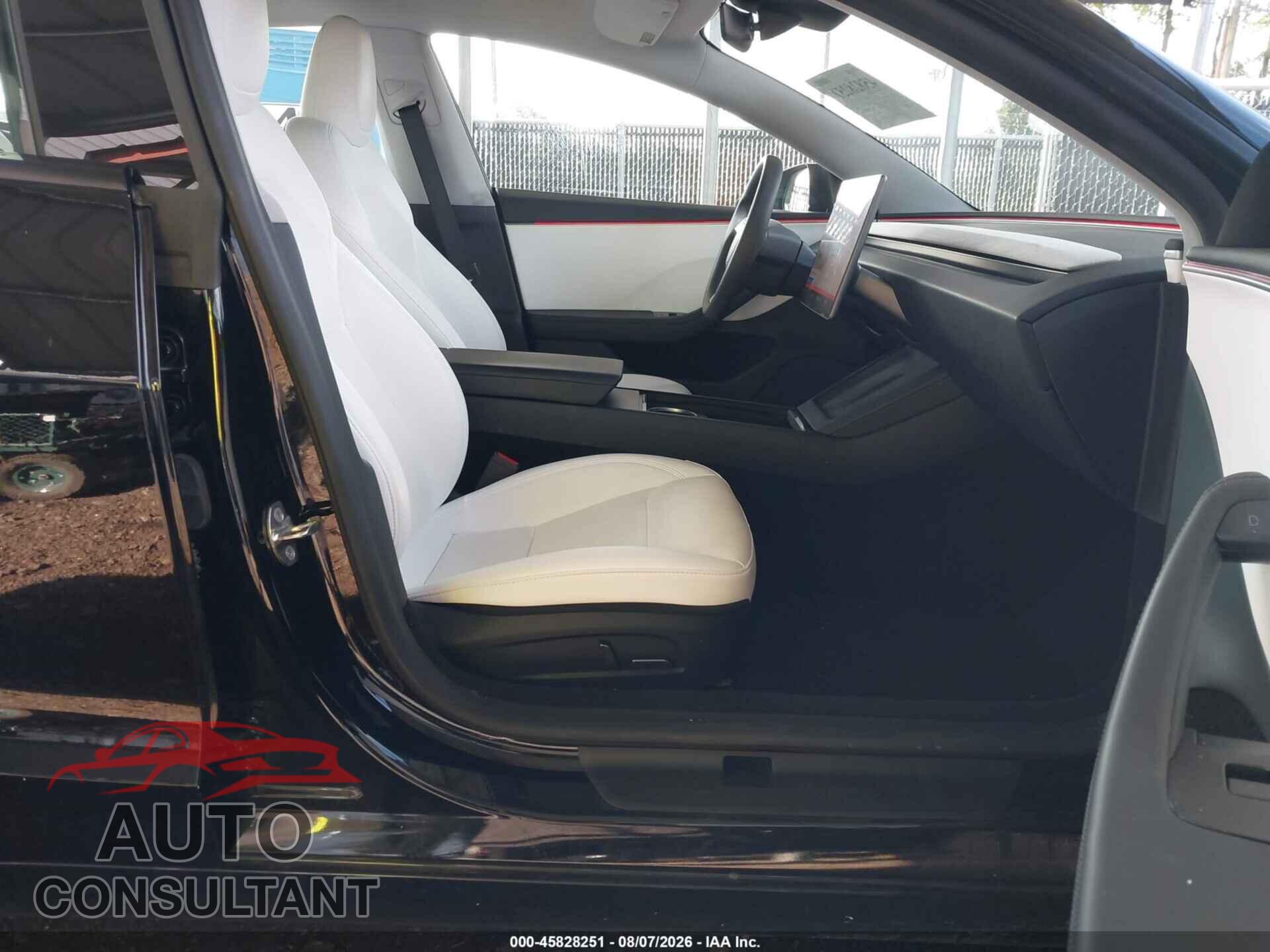 TESLA MODEL 3 2024 - 5YJ3E1EA5RF833071