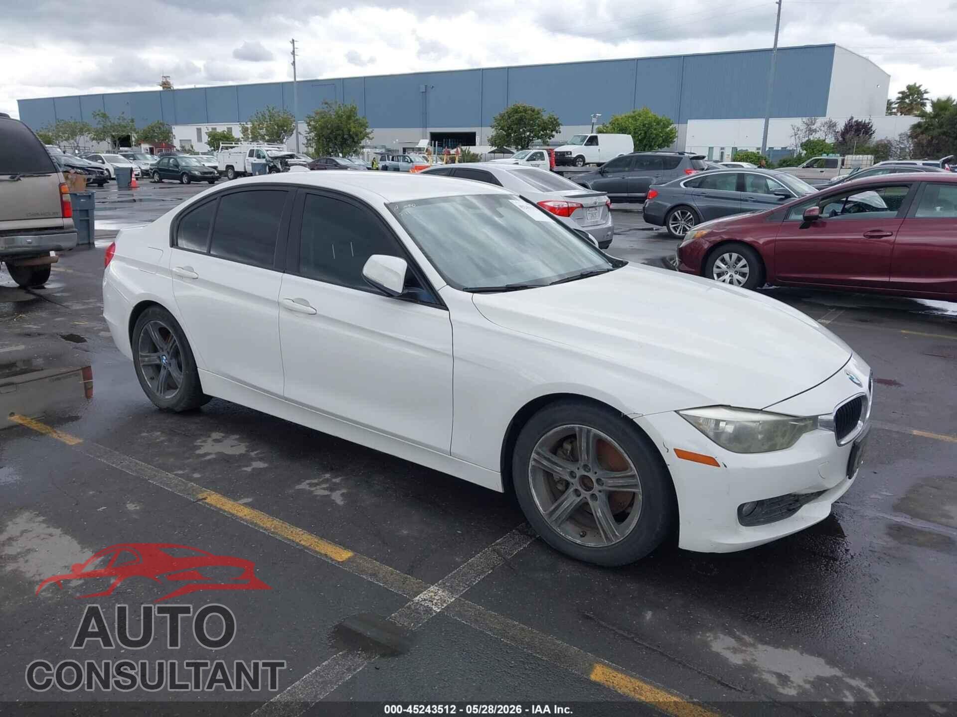 BMW 320I 2013 - WBA3B1C50DK129383