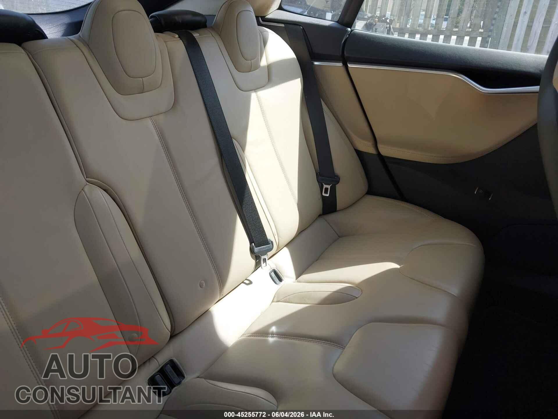 TESLA MODEL S 2013 - 5YJSA1DG5DFP04978