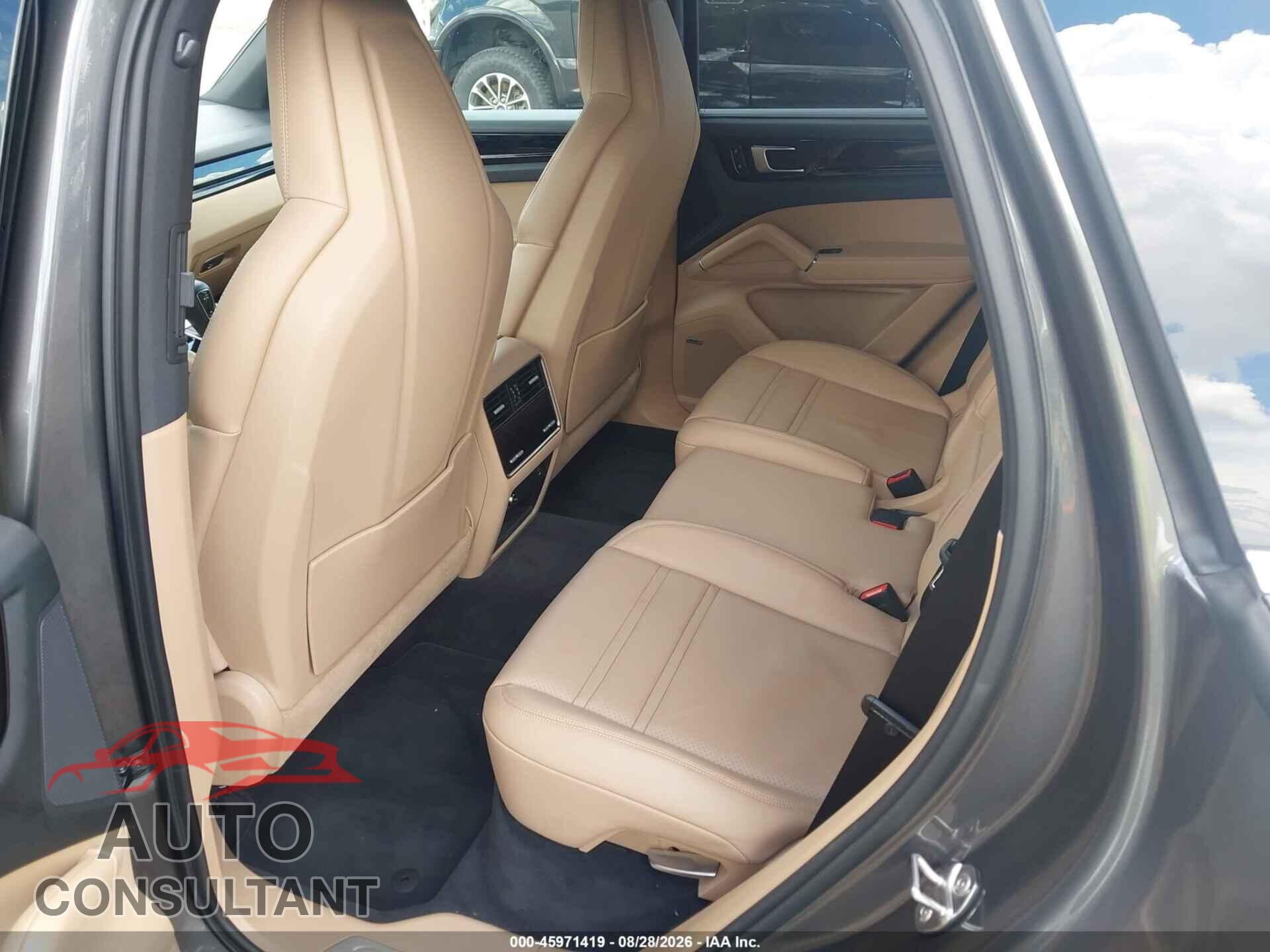 PORSCHE CAYENNE 2019 - WP1AB2AY9KDA65504