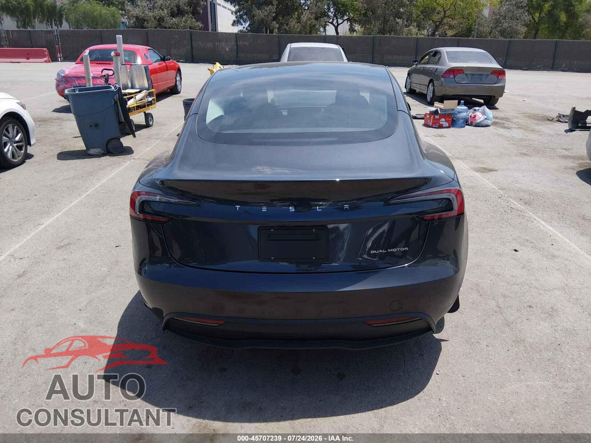 TESLA MODEL 3 2024 - 5YJ3E1EB3RF829495