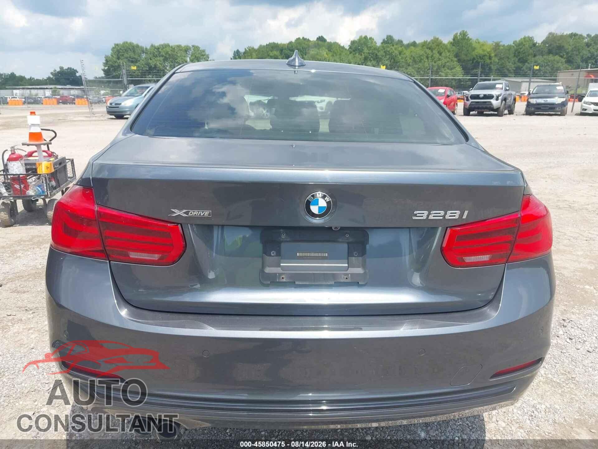 BMW 328I 2016 - WBA8E3G53GNU01415
