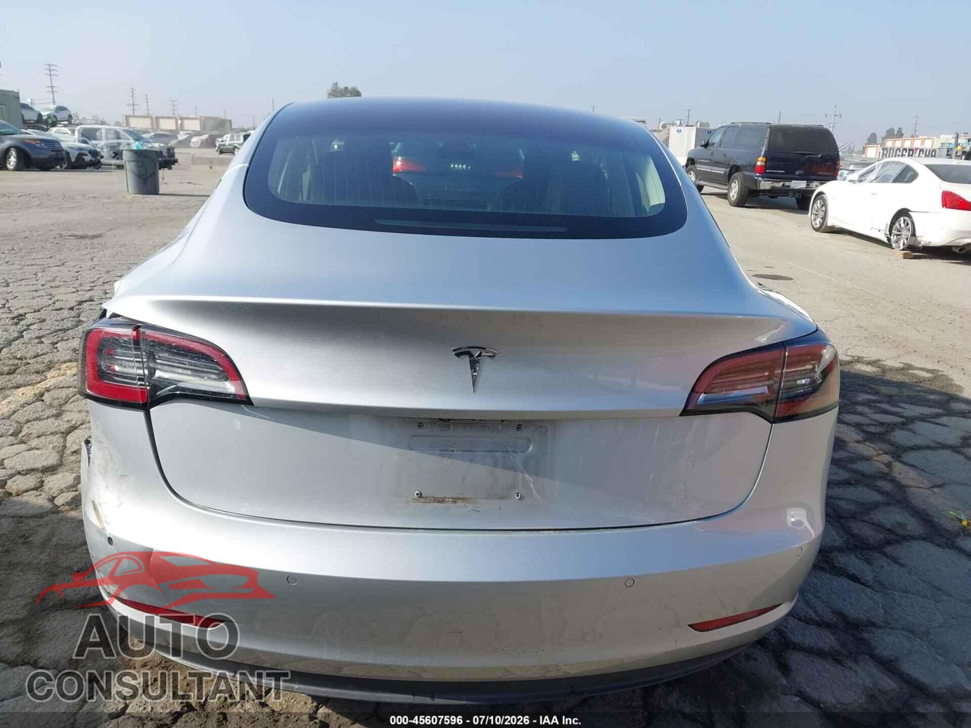 TESLA MODEL 3 2018 - 5YJ3E1EAXJF044015