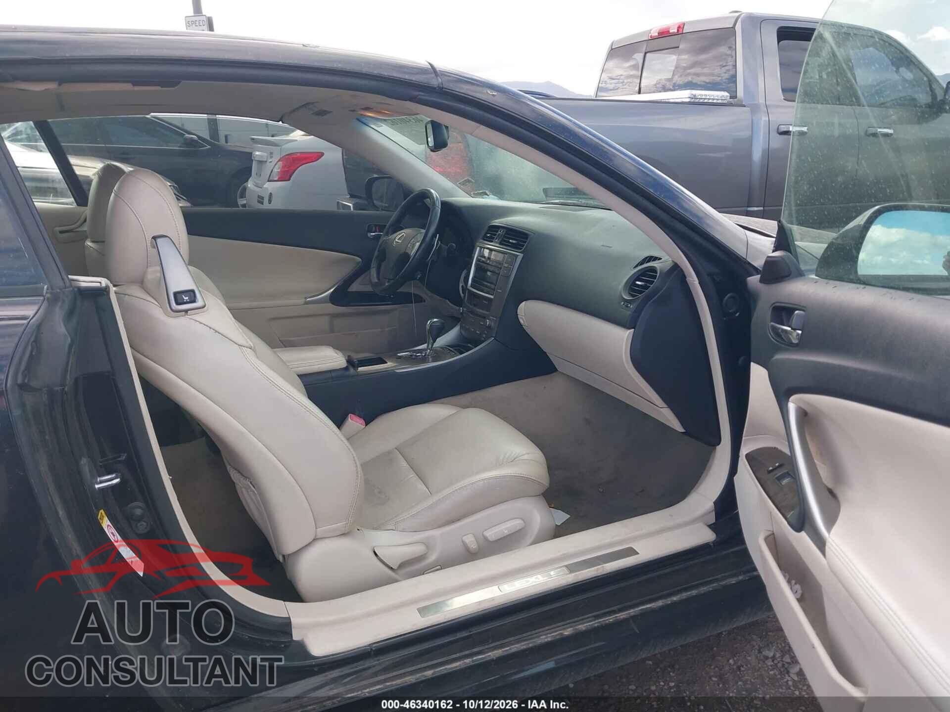 LEXUS IS 250C 2010 - JTHFF2C21A2503722
