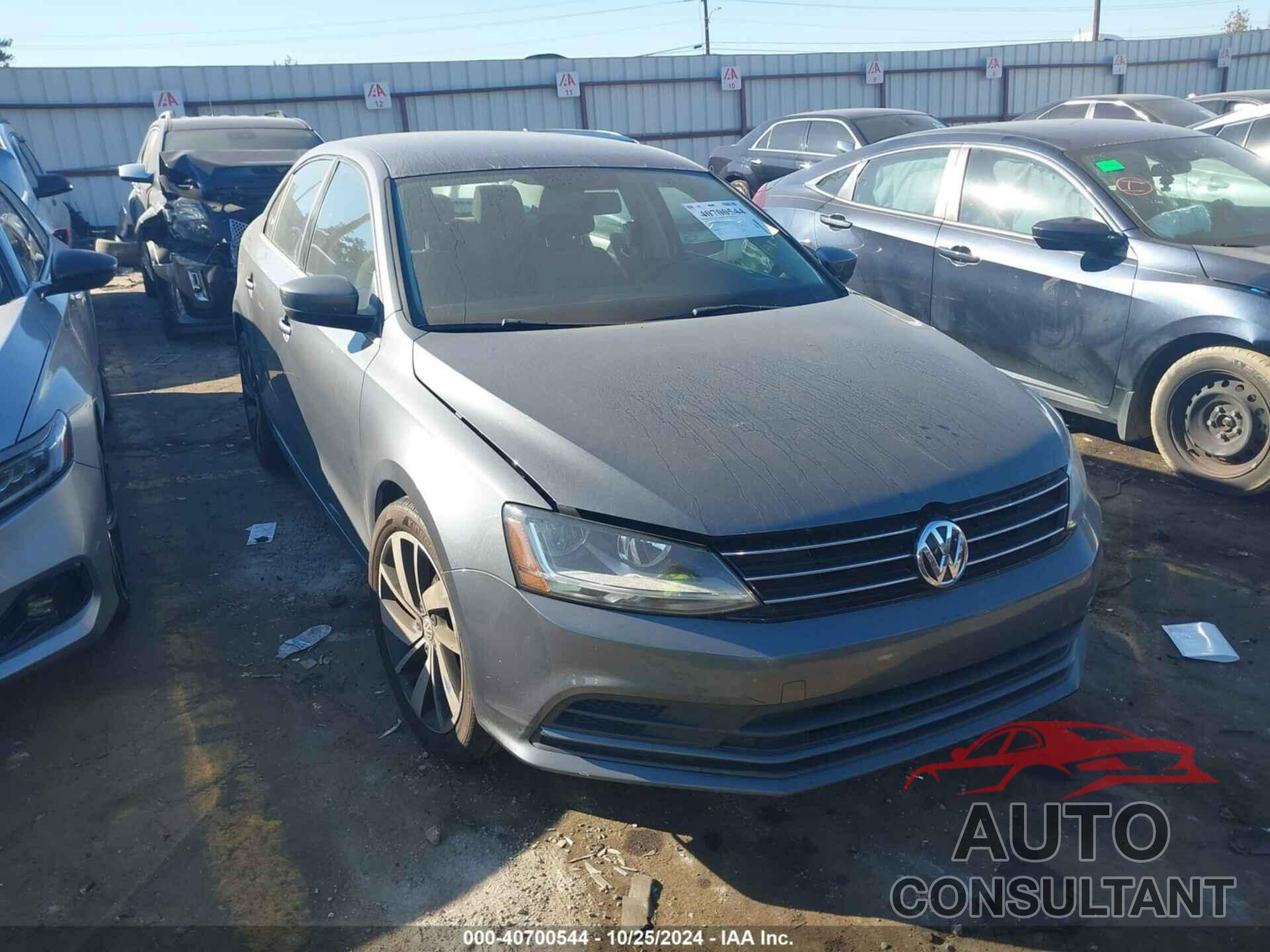 VOLKSWAGEN JETTA 2017 - 3VW2B7AJXHM301349