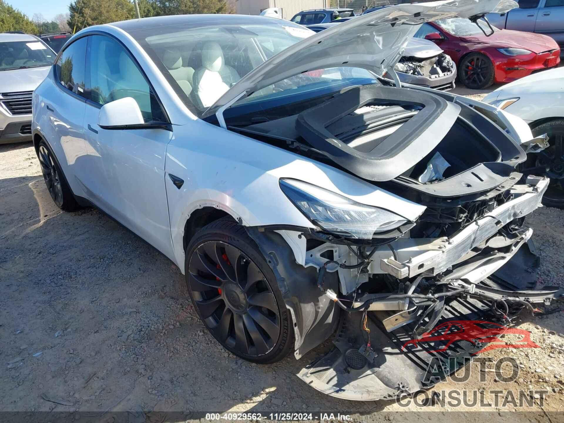 TESLA MODEL Y 2020 - 5YJYGDEFXLF011614