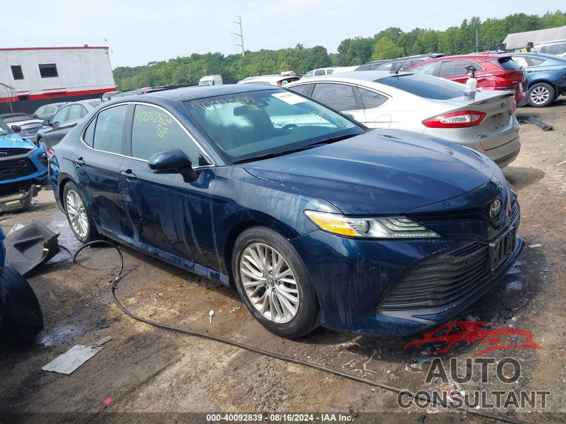 TOYOTA CAMRY 2018 - 4T1B11HK7JU514175