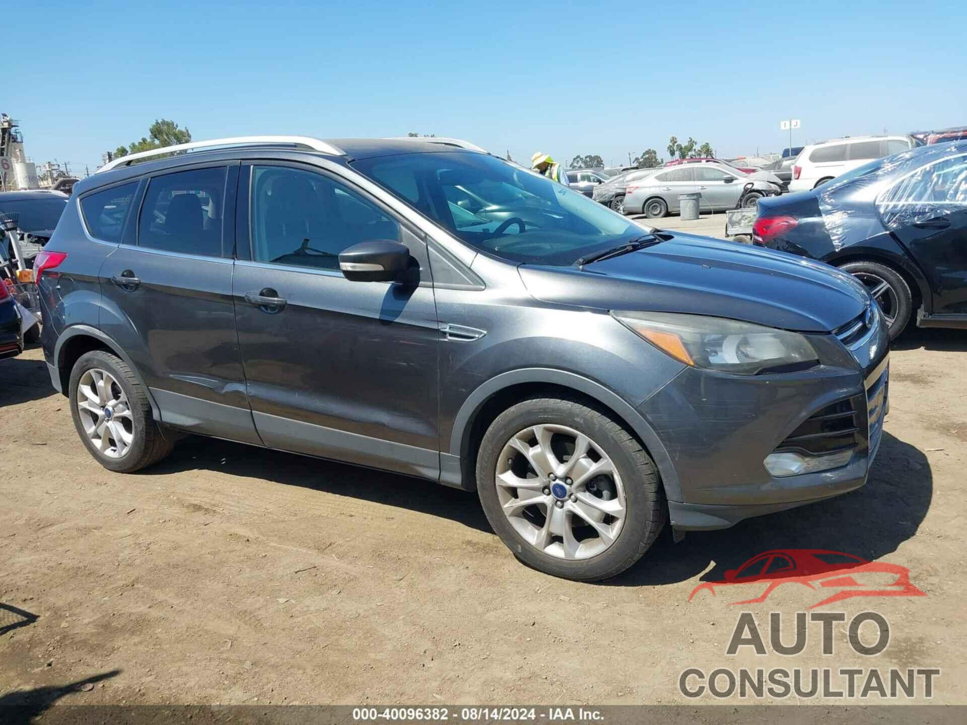 FORD ESCAPE 2016 - 1FMCU9J98GUC14011