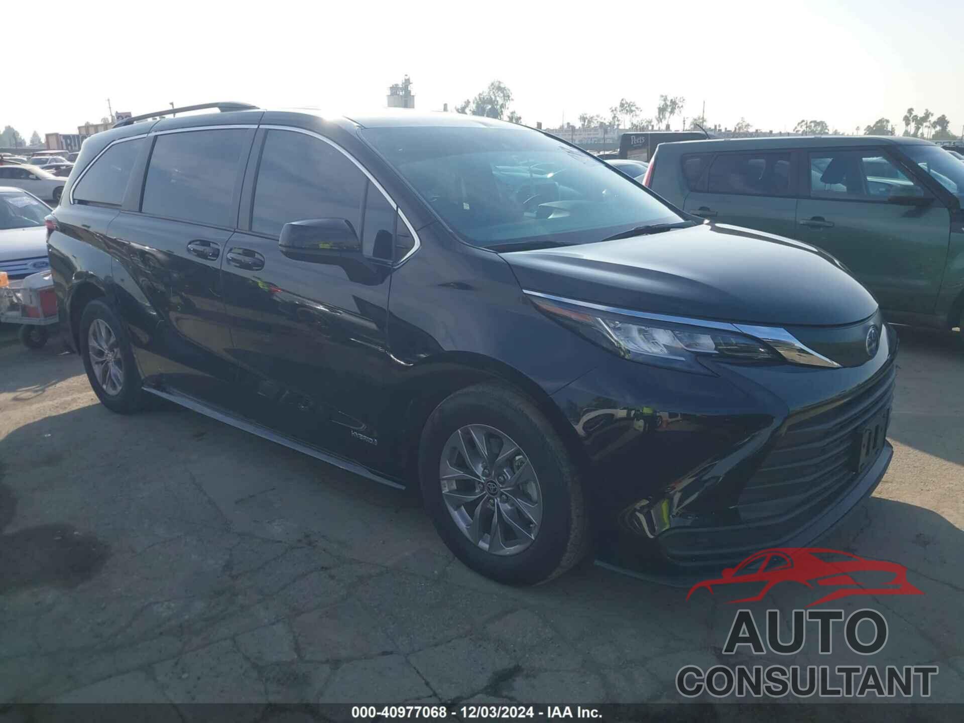 TOYOTA SIENNA 2021 - 5TDKRKEC0MS002654