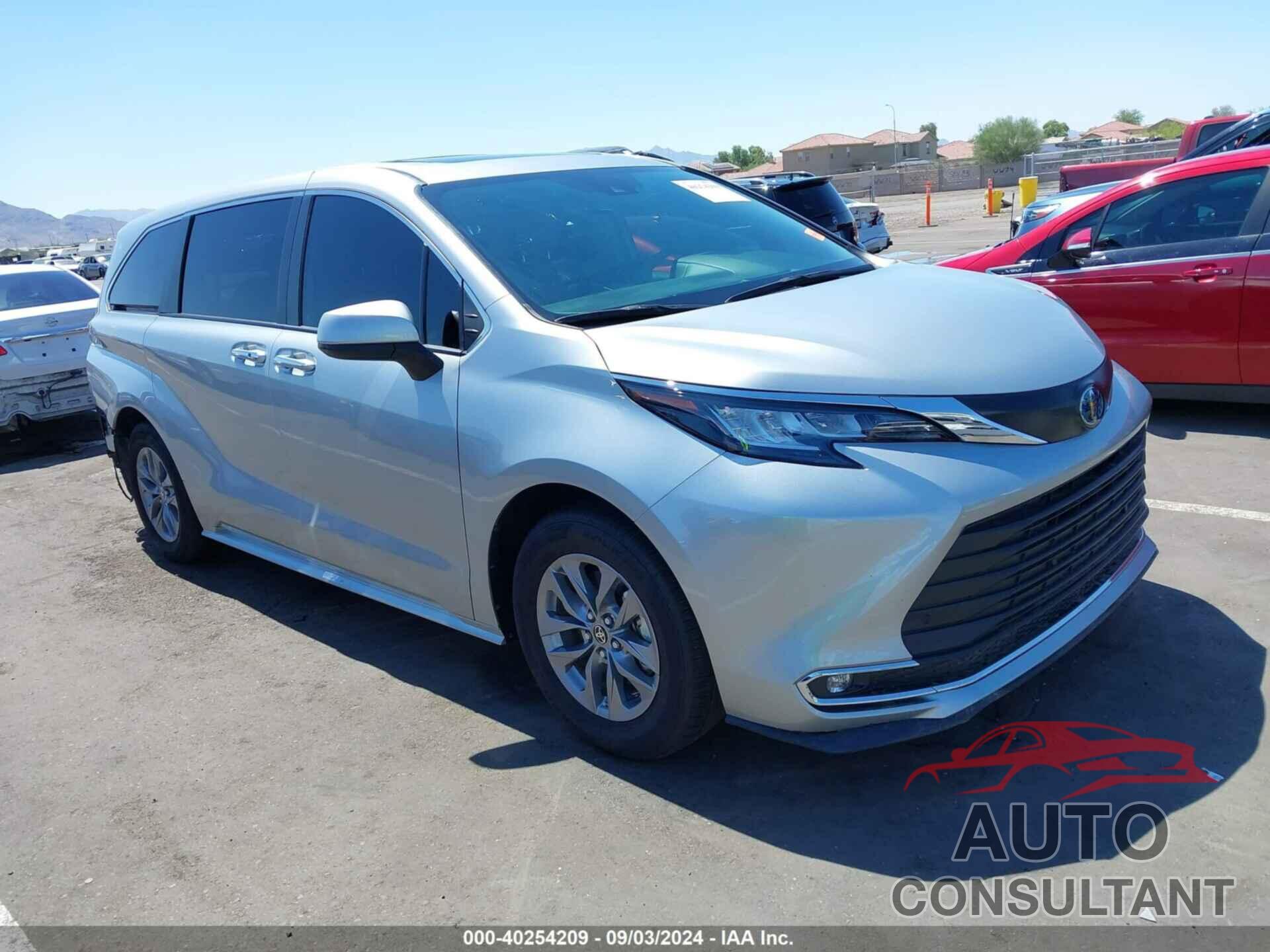 TOYOTA SIENNA 2022 - 5TDYRKEC4NS132559