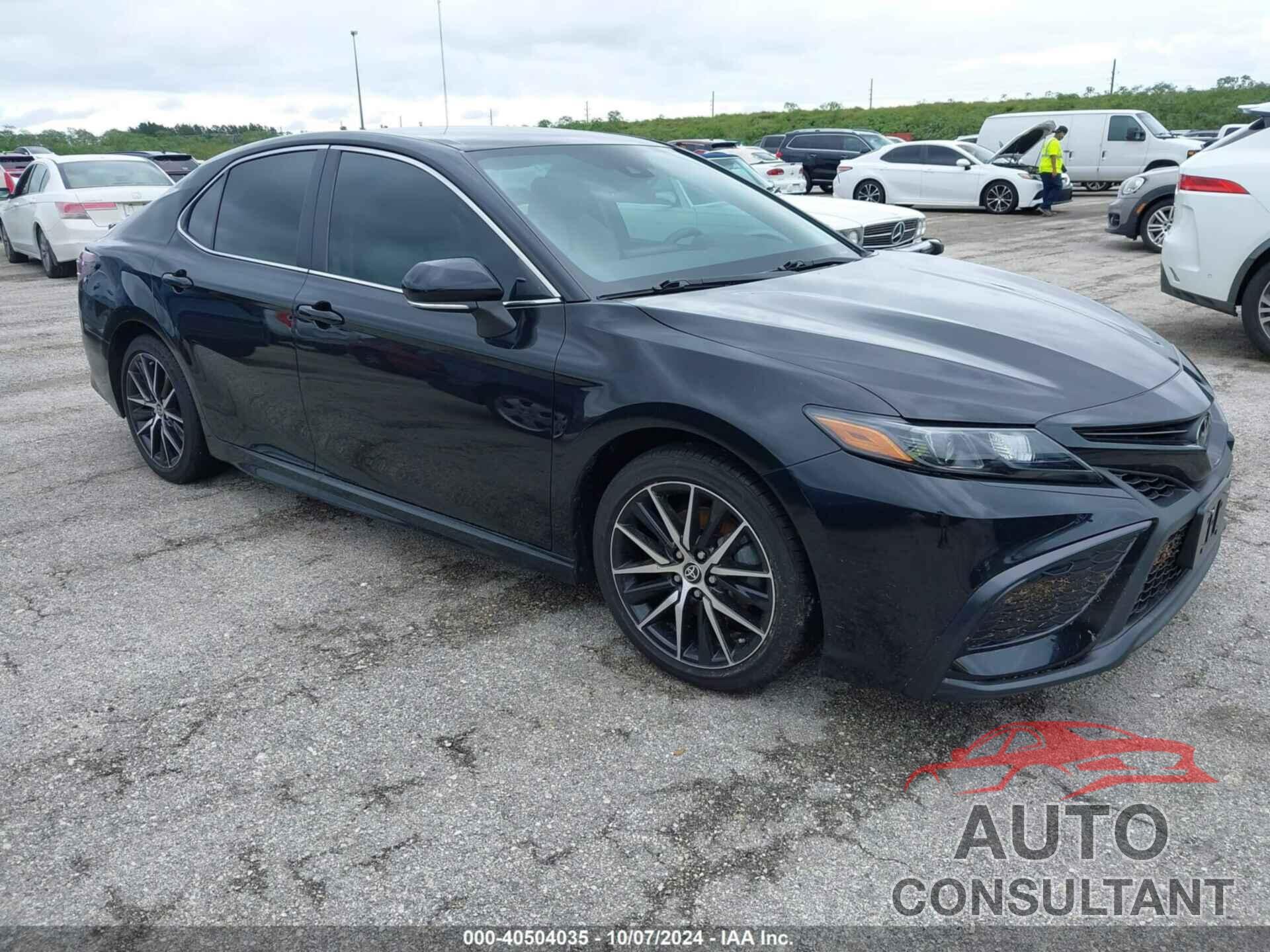 TOYOTA CAMRY 2022 - 4T1G11AK4NU042264