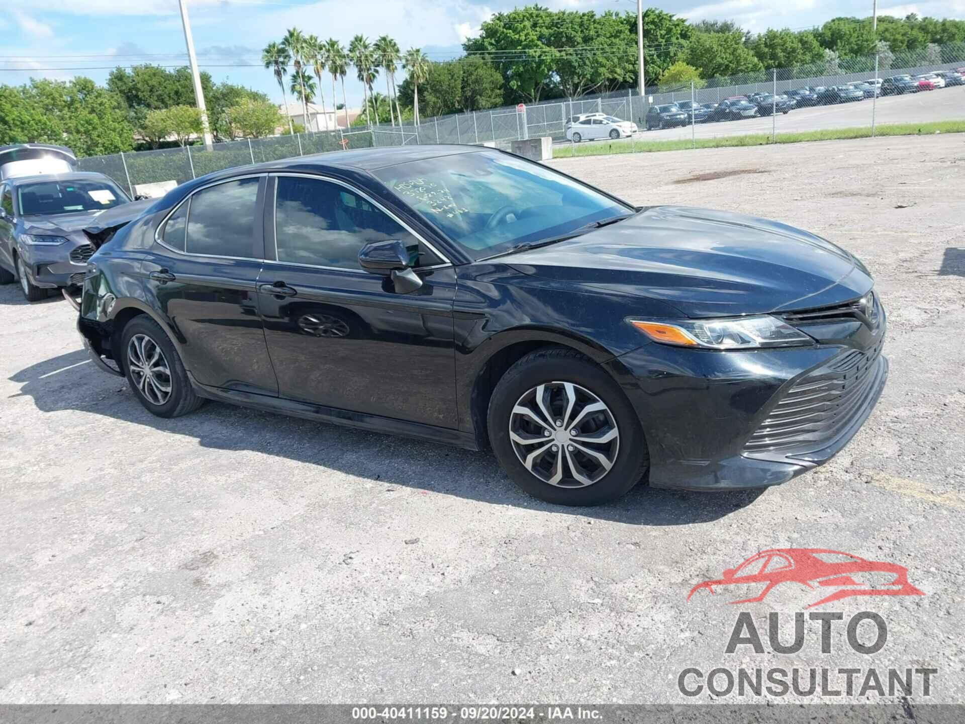 TOYOTA CAMRY 2018 - 4T1B11HK9JU543242