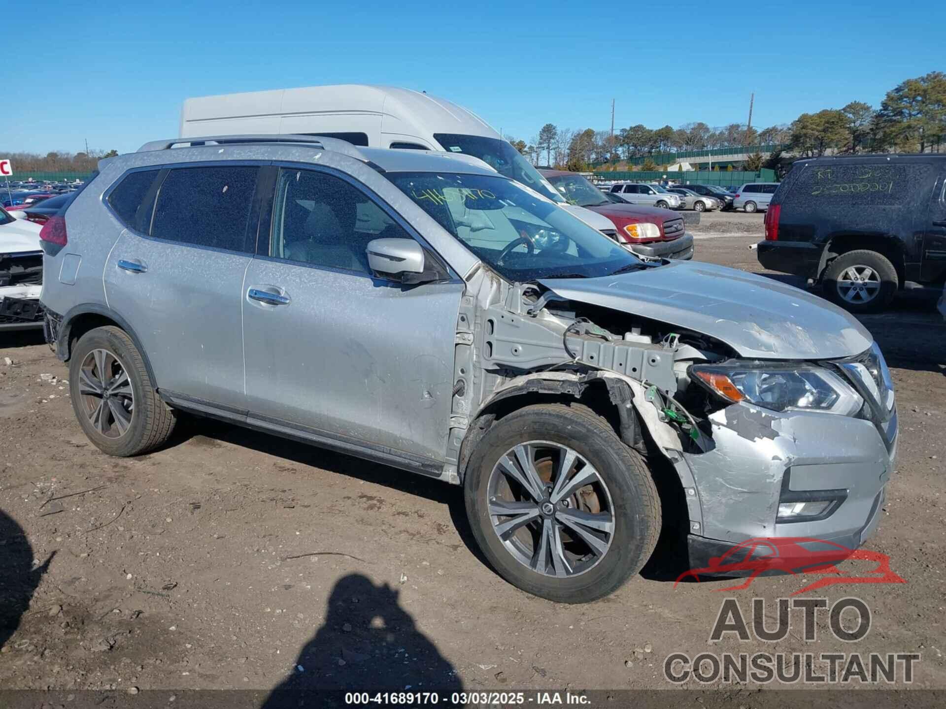 NISSAN ROGUE 2018 - JN8AT2MV4JW316131