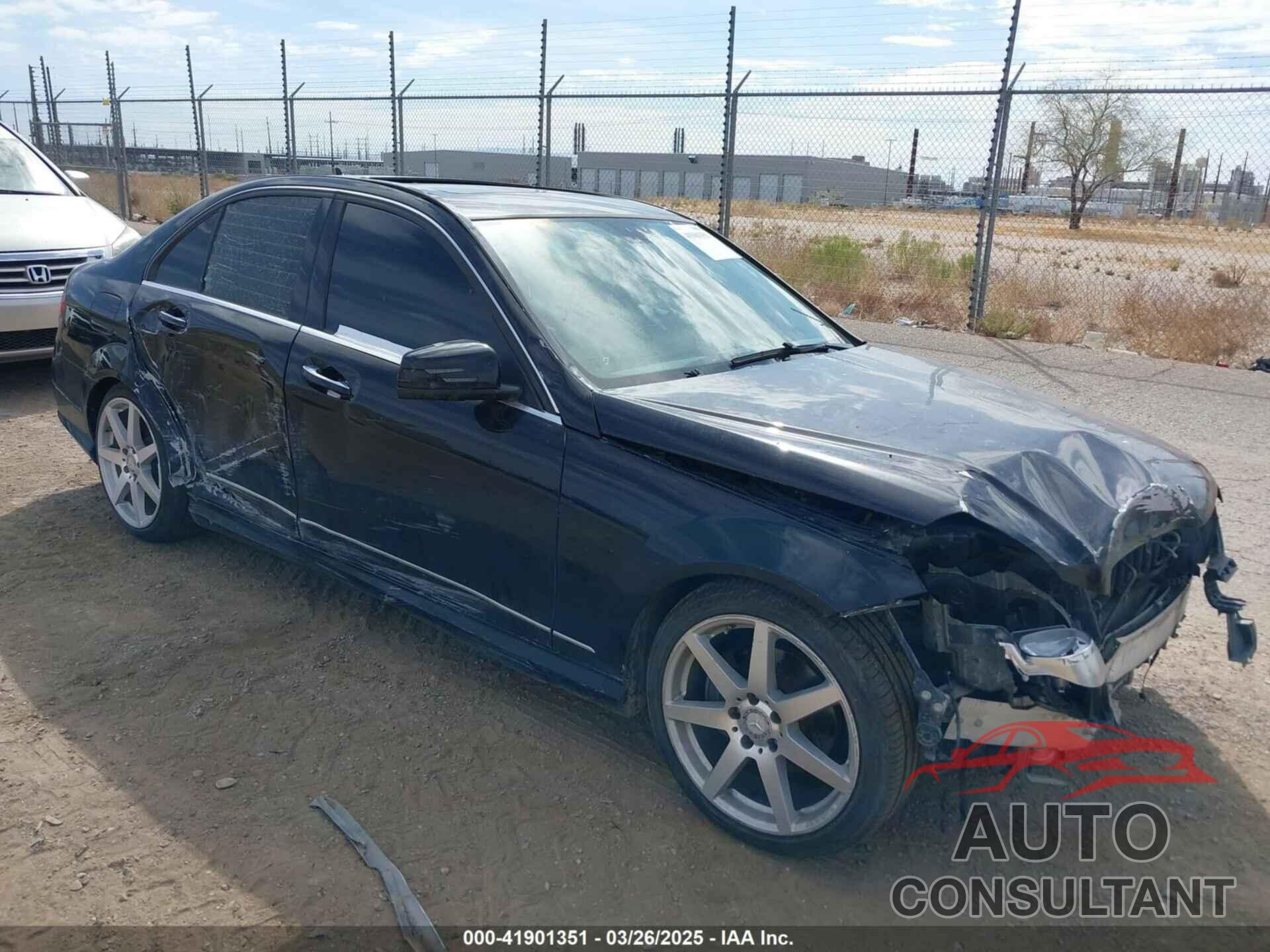 MERCEDES-BENZ C 300 2012 - WDDGF8BB7CA718546
