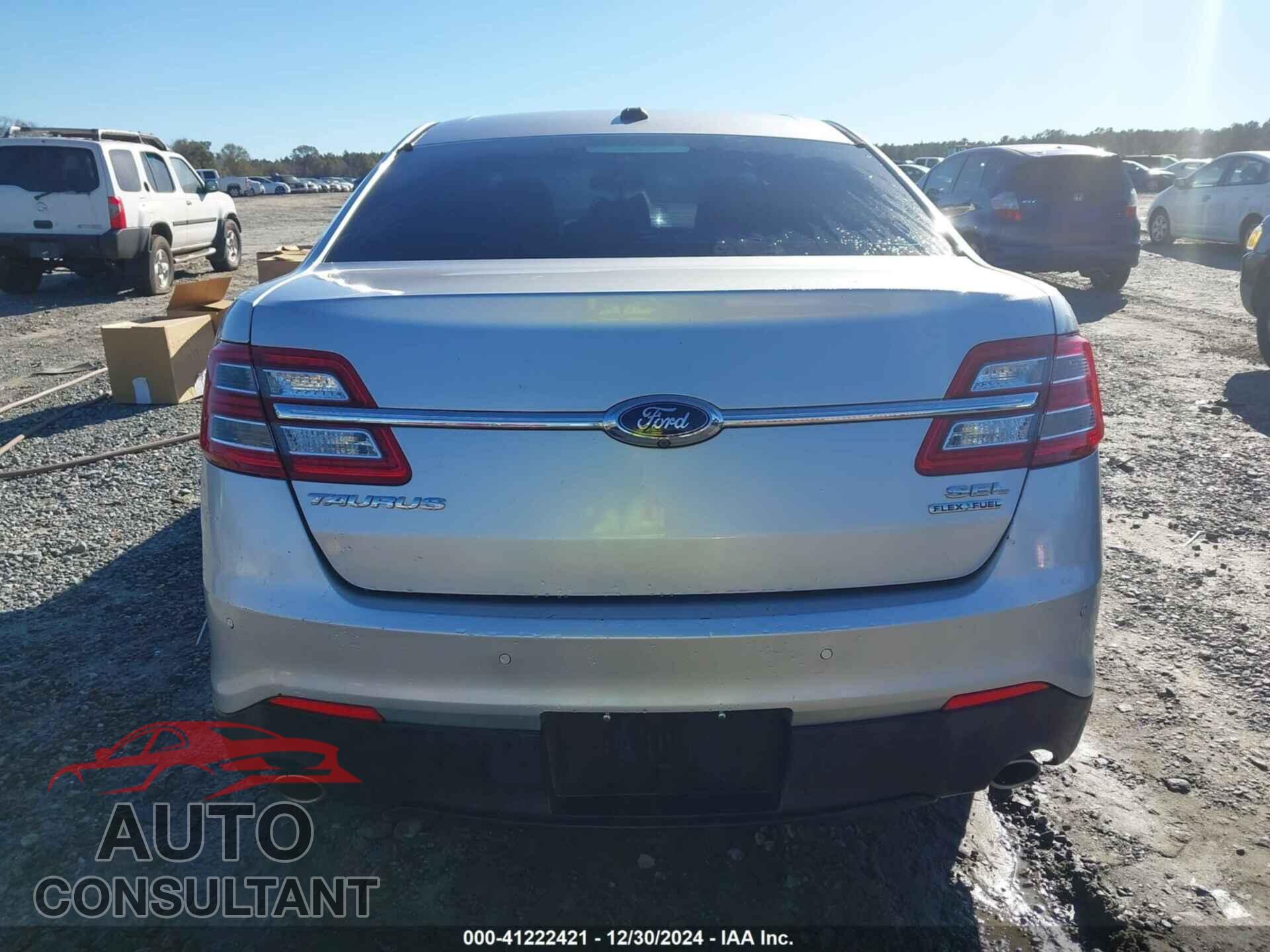FORD TAURUS 2015 - 1FAHP2E81FG192544
