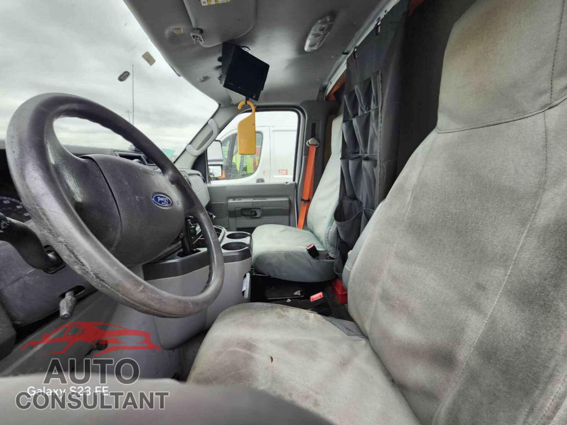 FORD ECONOLINE 2019 - 1FDXE4FS5KDC19348