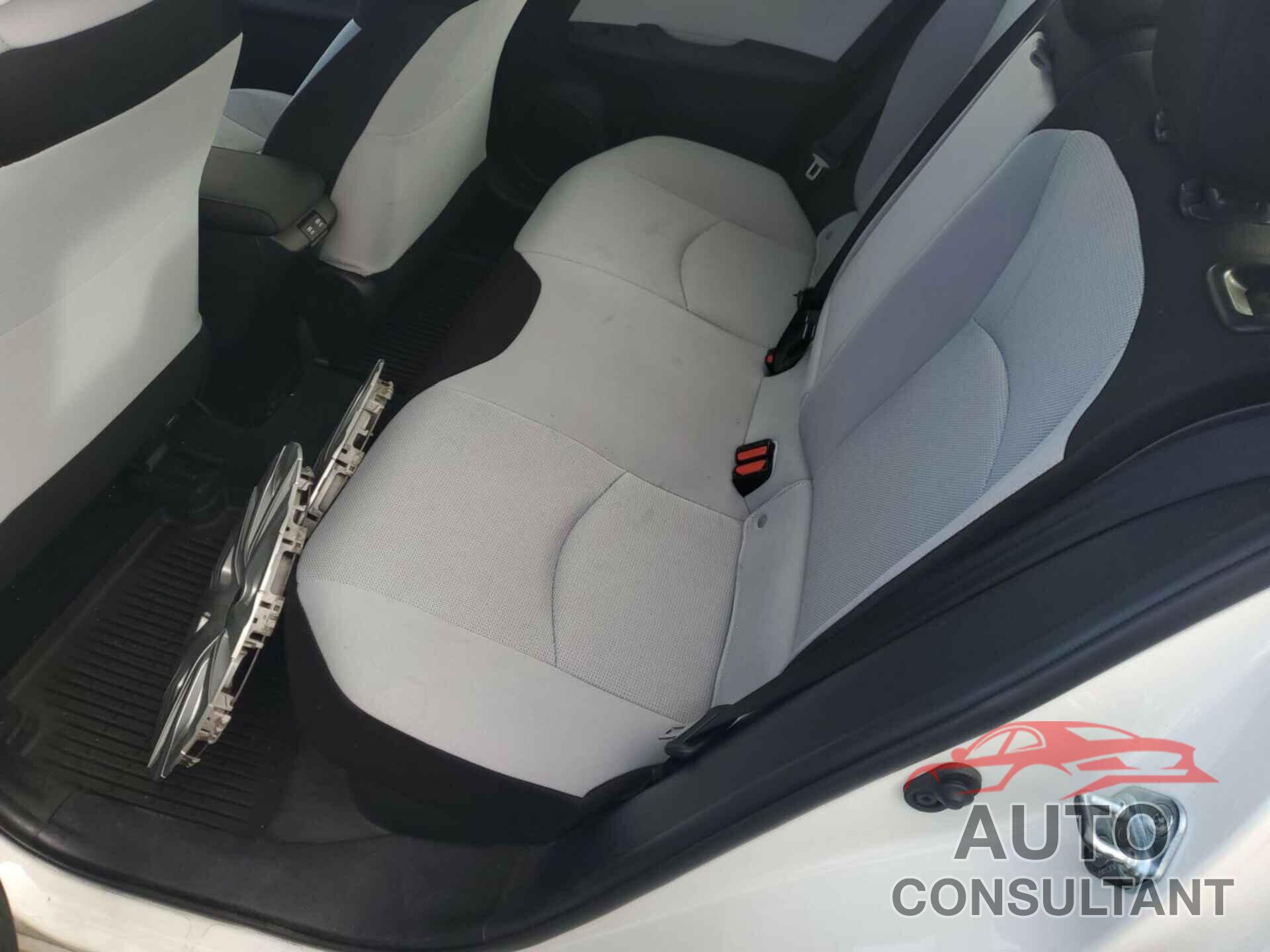 TOYOTA PRIUS 2019 - JTDKARFUXK3071342