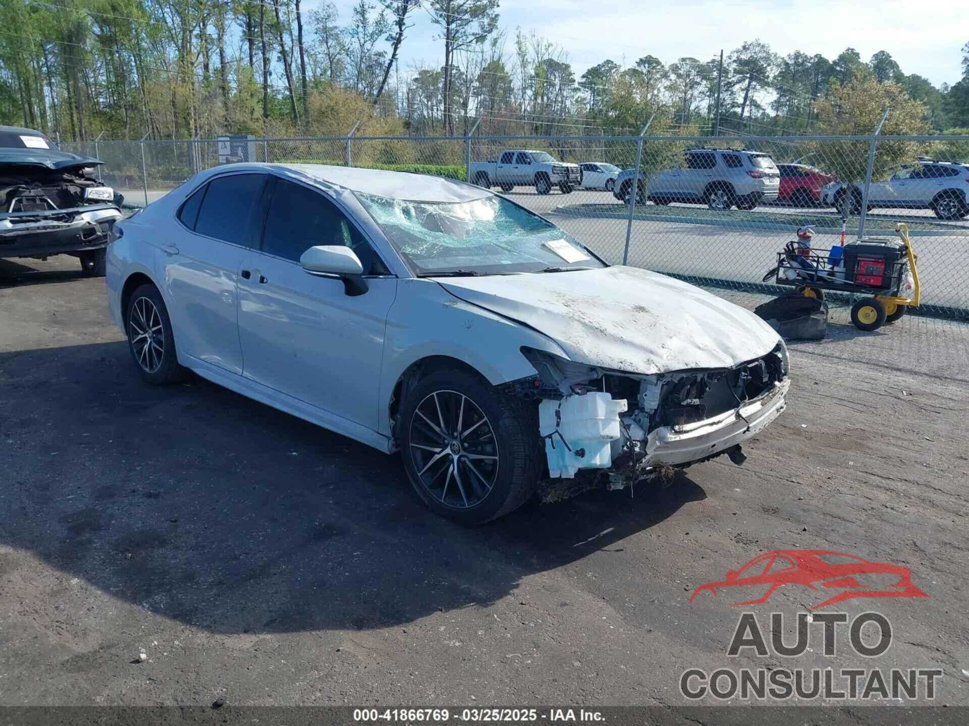 TOYOTA CAMRY 2022 - 4T1G11AK9NU041899