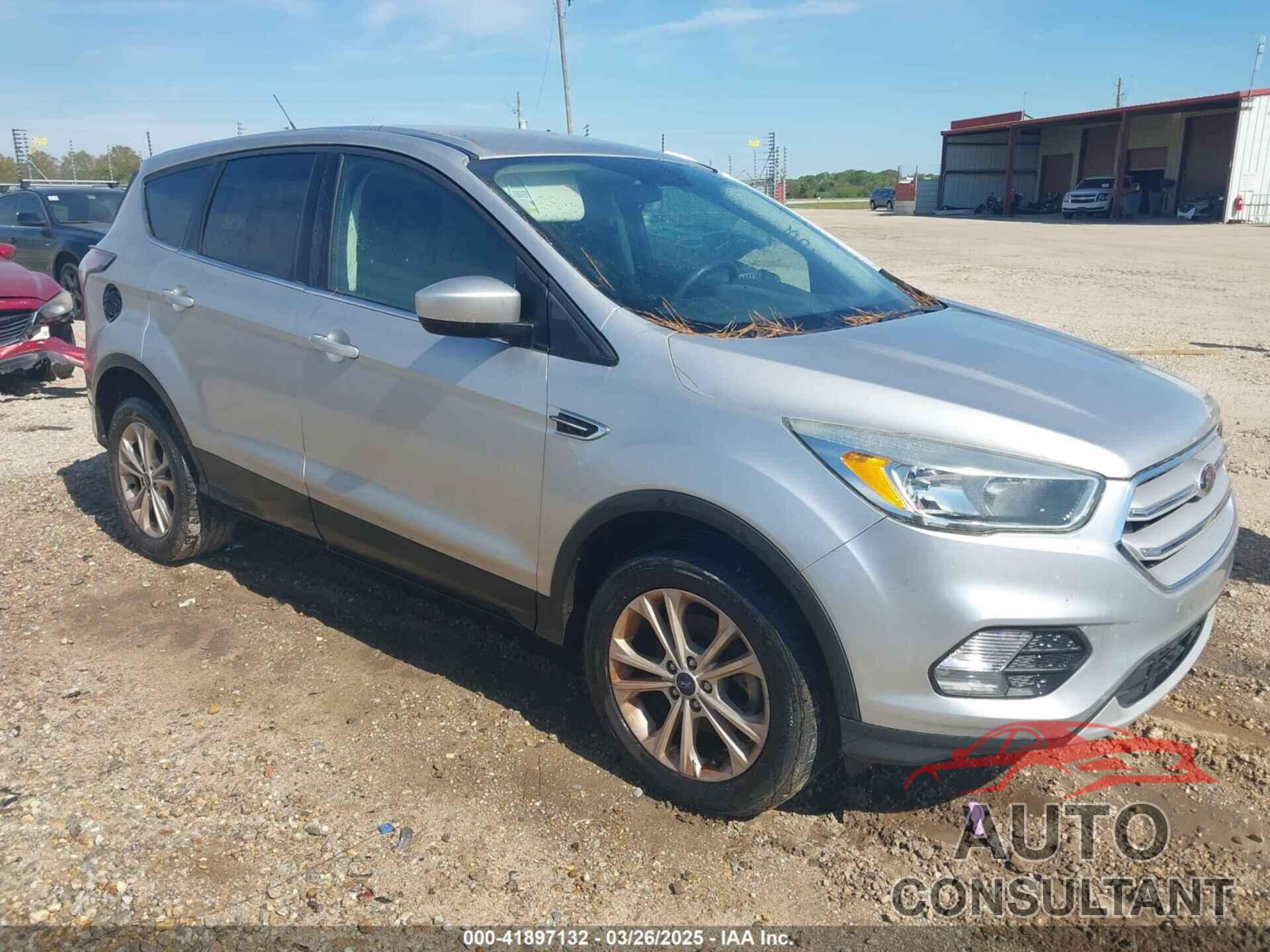 FORD ESCAPE 2017 - 1FMCU0GD0HUB35831